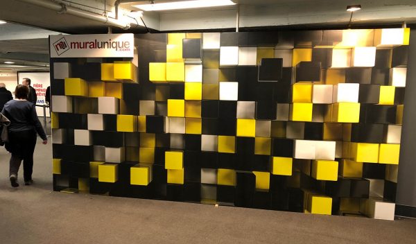 Yellow, Black and White Cubes 15' x 8' (4,57m x 2,44m)
